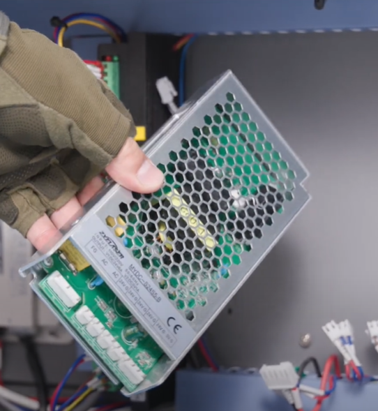 24v_with_white_plugs-zoom_in1.png